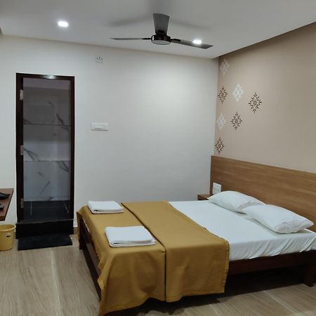 Nandan Residency Hotel Мисор Екстериор снимка