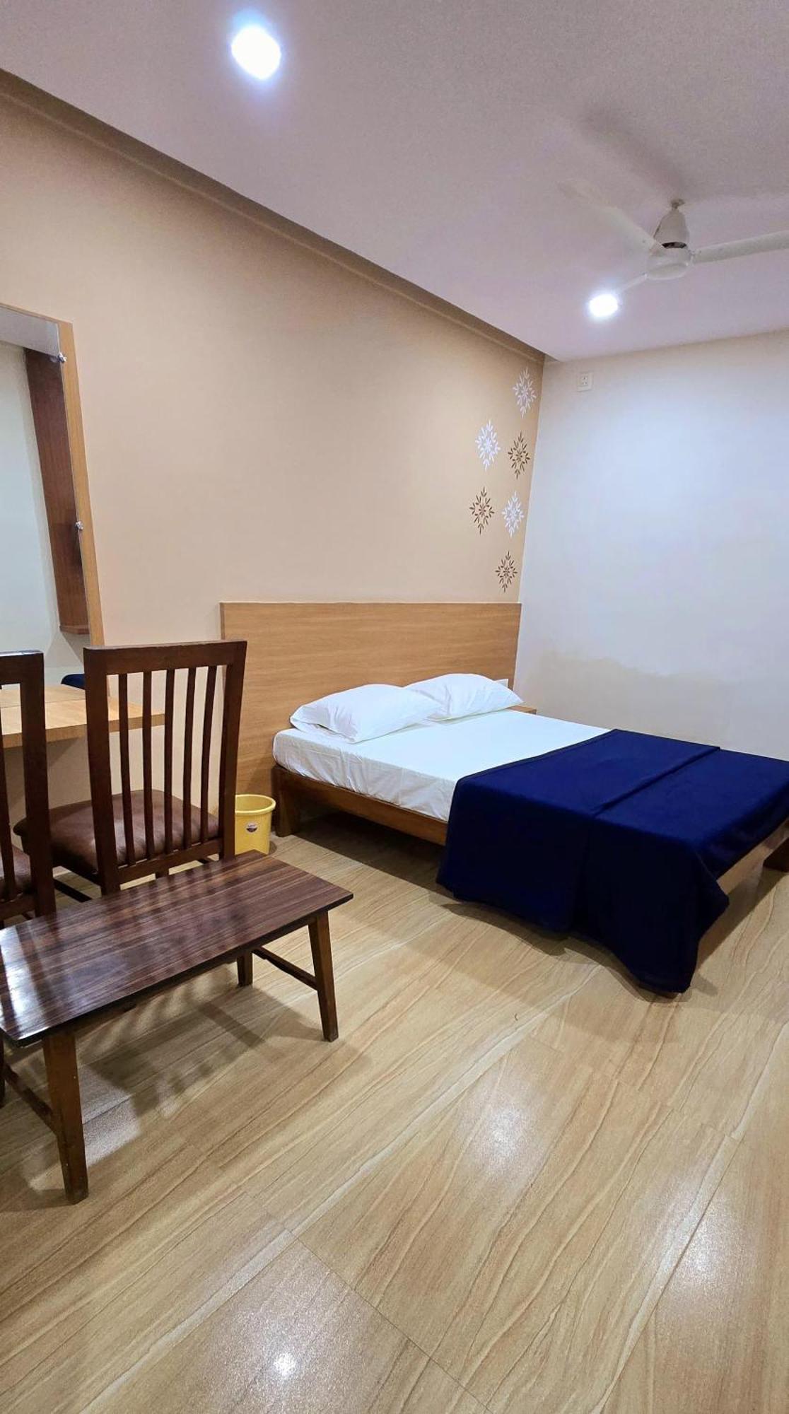Nandan Residency Hotel Мисор Екстериор снимка