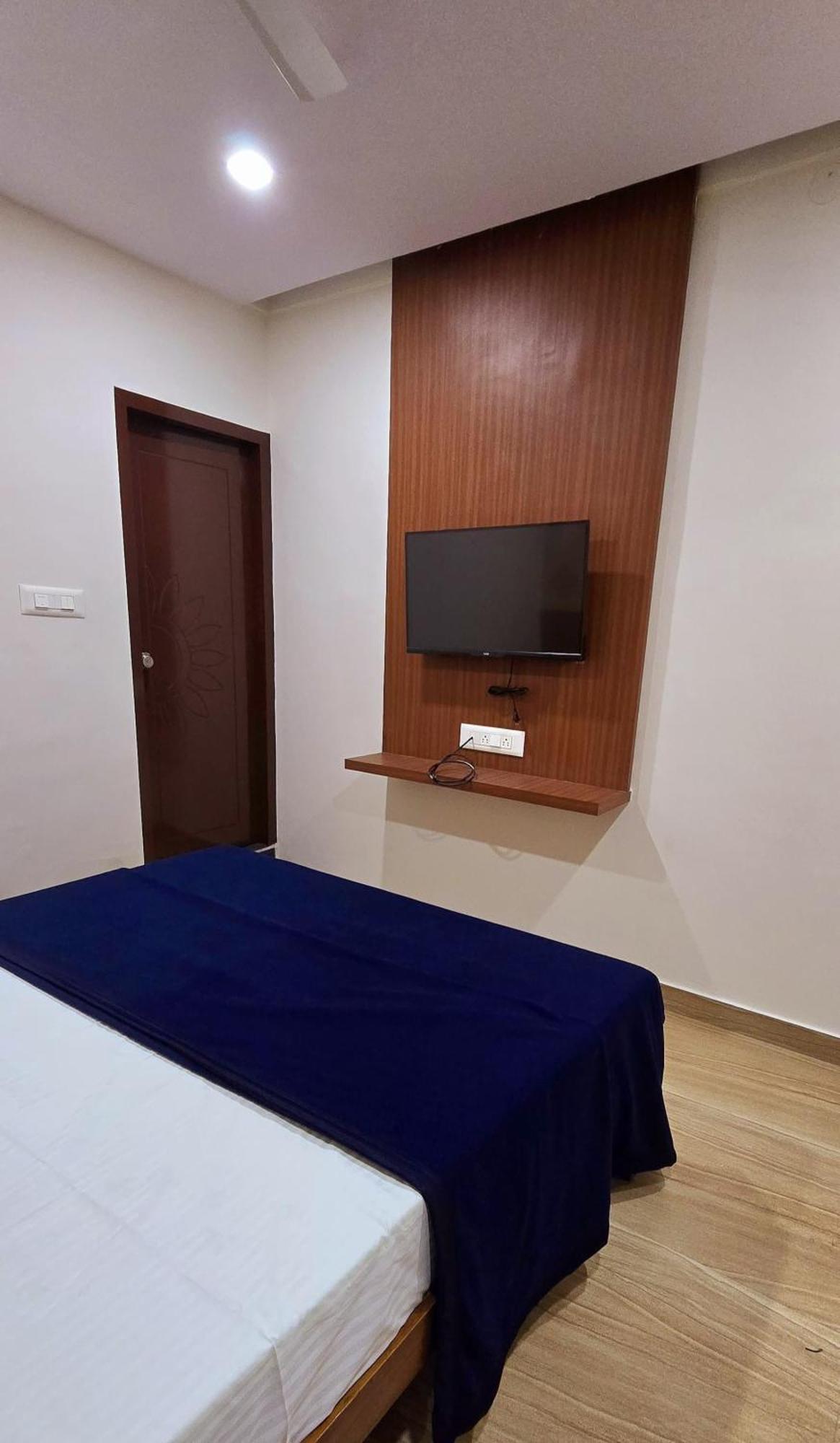 Nandan Residency Hotel Мисор Екстериор снимка